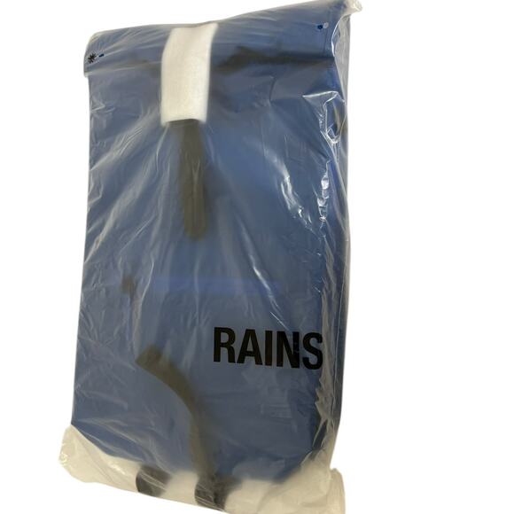 Rains Rolltop Rucksack W3 Unisex Backpack Side Access Laptop Pocket NEW - Picture 4 of 11